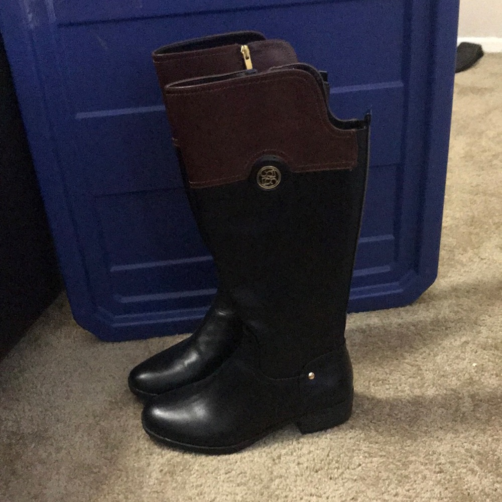 Boots - Picture 2 of 6